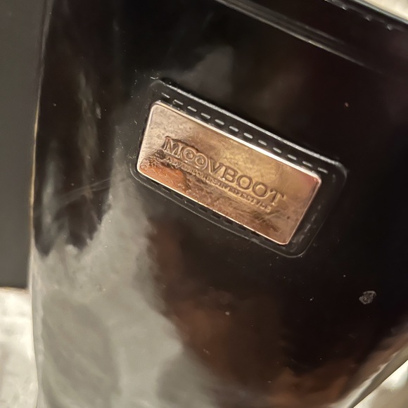 Black tall MOOVBOOTS with sheepskin lining size L - Picture 2 of 3